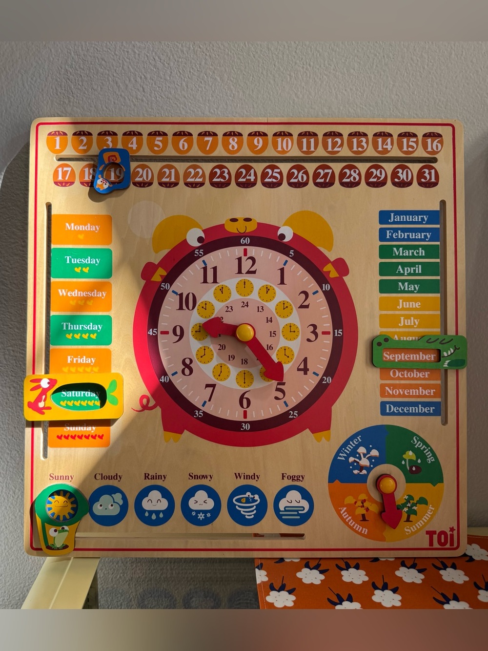 TOI Wooden Montessori Calendar Clock Learning Board Kids Educational Toy